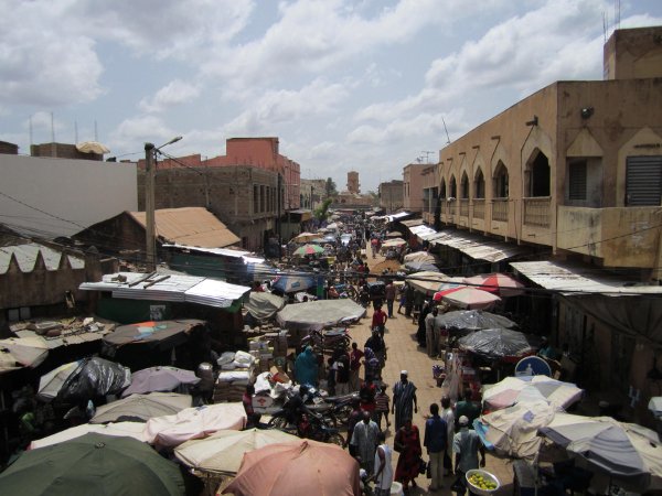 Centro de Bamako.Mercado de los Domingos