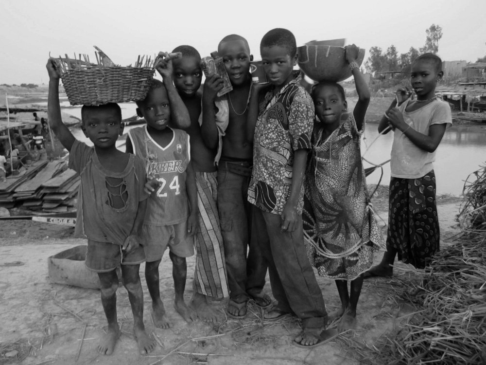 Niños trabajadores en Mopti, Malí